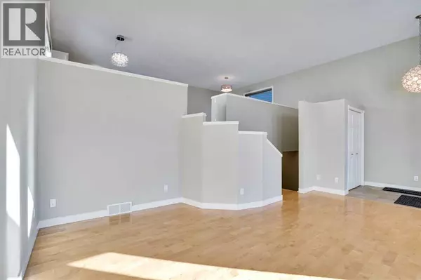 Calgary, AB T3G4J3,307 Arbour Grove Close NW