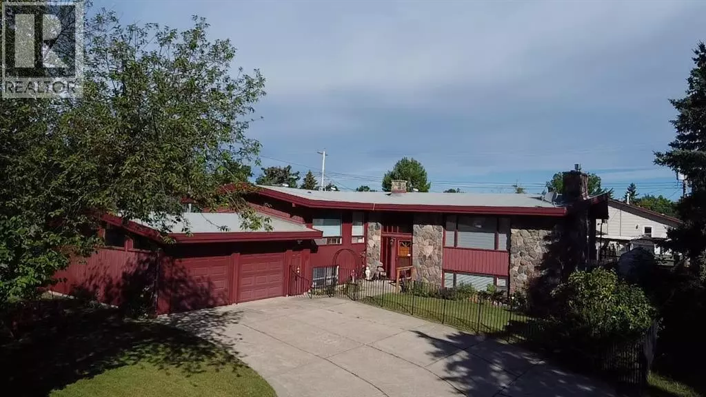 Vulcan, AB T0L2B0,220 3 Street S