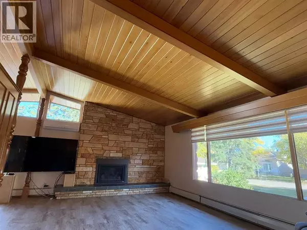 Vulcan, AB T0L2B0,220 3 Street S