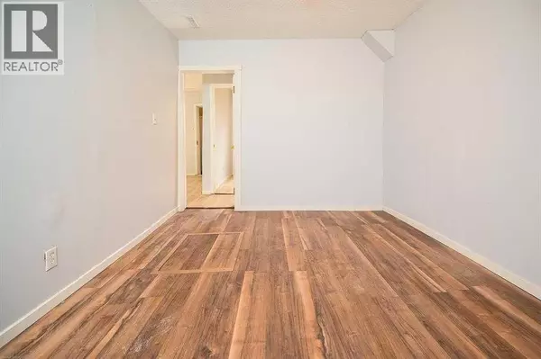 Calgary, AB T2J1L6,1024 18 Avenue SE