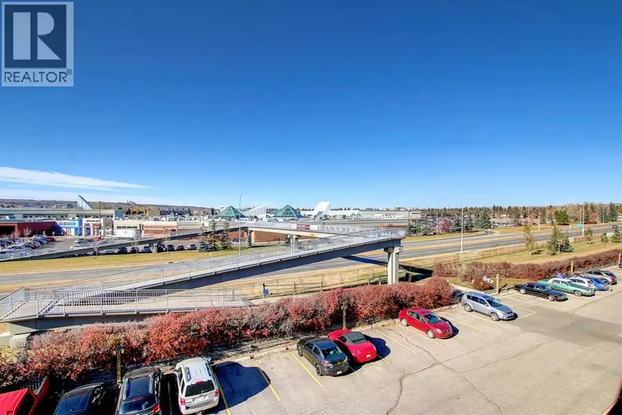 404, 3727 42 Street NW, Calgary, AB T3A2W3