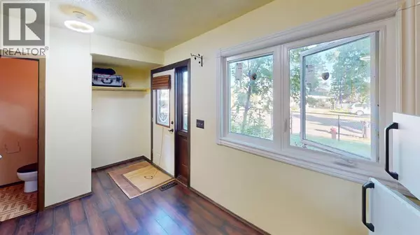 Bassano, AB T0J0B0,307 8 Avenue