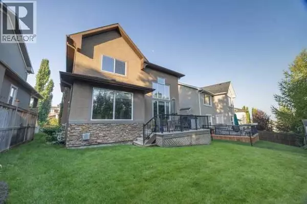 Calgary, AB T3B5Z6,28 Crestmont Way SW