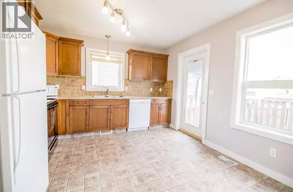 Penhold, AB T0M1R0,146 Newton Drive