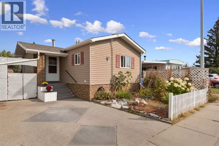 4 Birch Close, Olds, AB T4H1M2