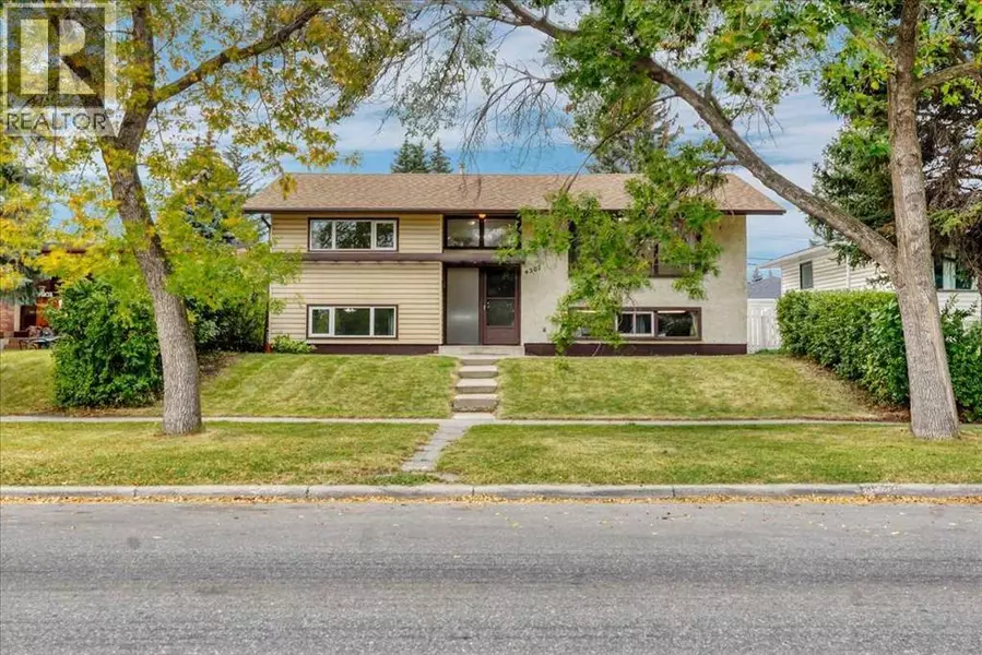 4307 Brisebois Drive NW, Calgary, AB T2L2G1