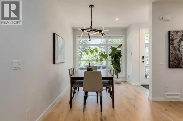 Calgary, AB T3E2M2,2636 30 Street SW
