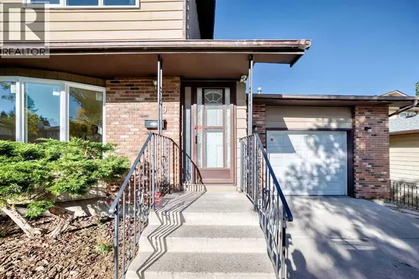 Calgary, AB T3K1H5,79 Bermuda Drive NW