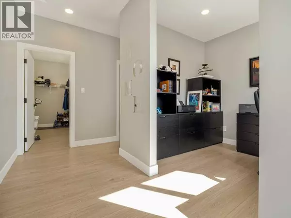 Lethbridge, AB T1J5W9,57 Goldenrod Place W