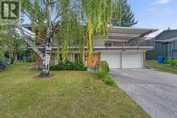 10 Varsville Place NW, Calgary, AB T3A0A8