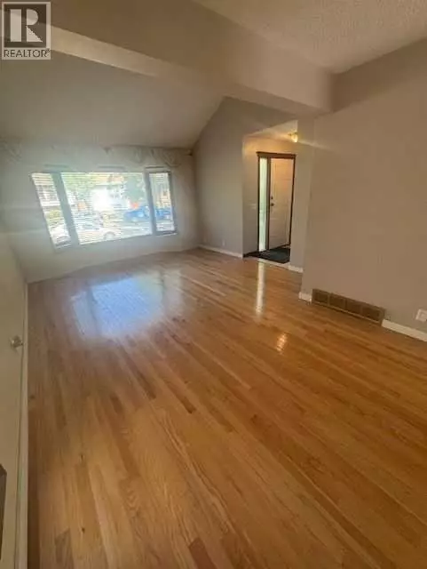 Calgary, AB T3G1S7,8007 Ranchview Drive NW