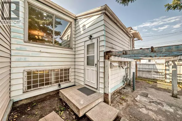 1201 53B Street SE, Calgary, AB T2A1W1