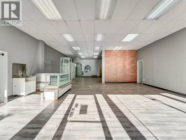 Medicine Hat, AB T1A7G6,622 3 Street SE