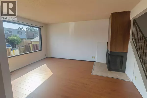 Calgary, AB T2K5L4,3, 11 Blackthorn Bay NE