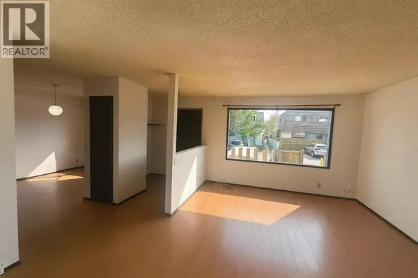 Calgary, AB T2K5L4,3, 11 Blackthorn Bay NE