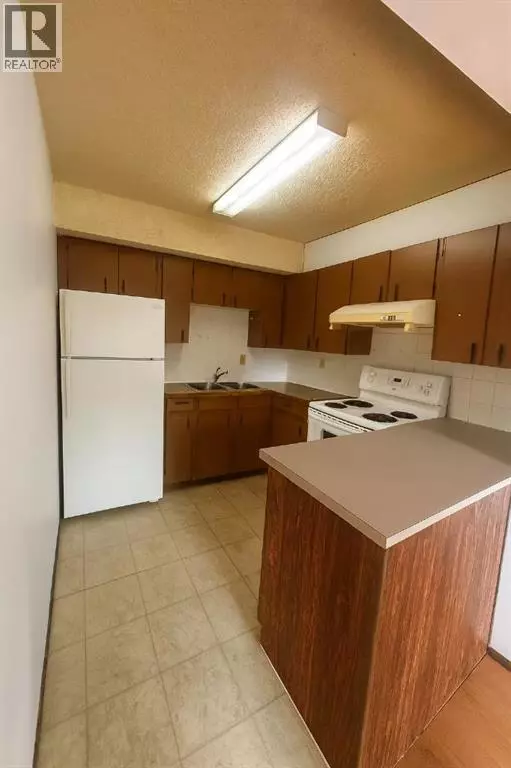 Calgary, AB T2K5L4,3, 11 Blackthorn Bay NE