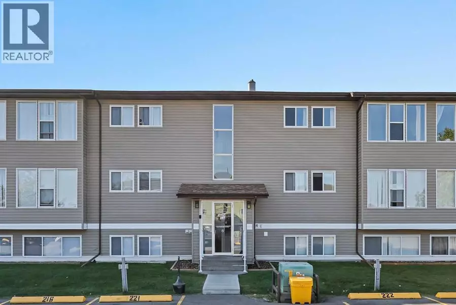 224, 101 Big Hill Way SE, Airdrie, AB T4A1Z7