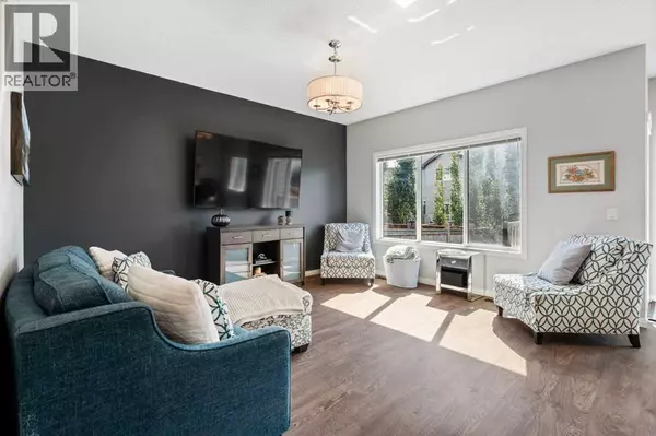 Calgary, AB T2Z0L2,77 Copperpond Street SE