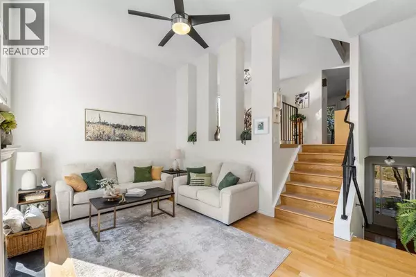 Calgary, AB T2J6L1,210 Queenston Heights SE