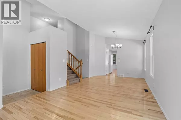 Calgary, AB T2Y2Z4,447 Shawbrooke Circle SW
