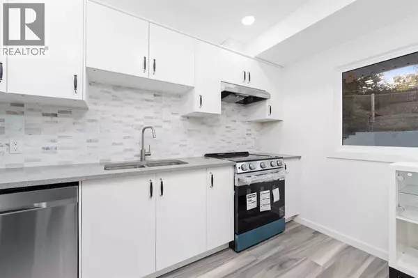 Calgary, AB T2V3B4,28 Henefer Road SW