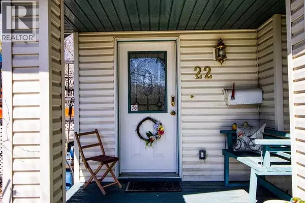 22 Greenview Crescent, Strathmore, AB T1P1L2
