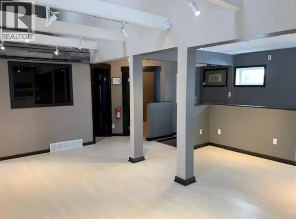 Cochrane, AB T4C1B1,Upper Front, 508 FIRST Street W