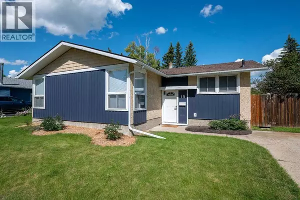 19 Sherwood Crescent, Red Deer, AB T4N0A4