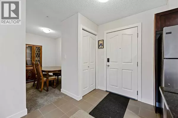 Airdrie, AB T4B3V7,2212, 403 Mackenzie Way SW