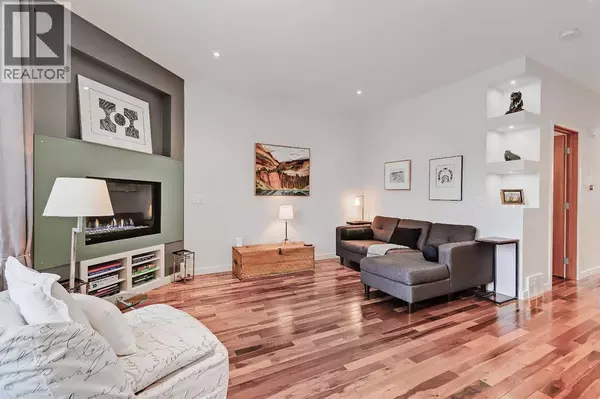 Calgary, AB T2N2T6,933 29 Street NW