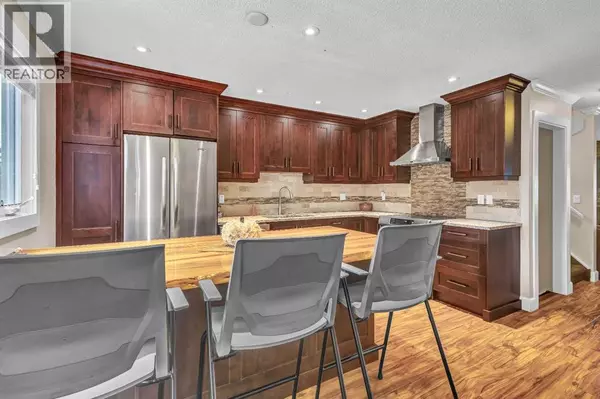 Calgary, AB T3K0K9,4532 Montgomery Avenue NW