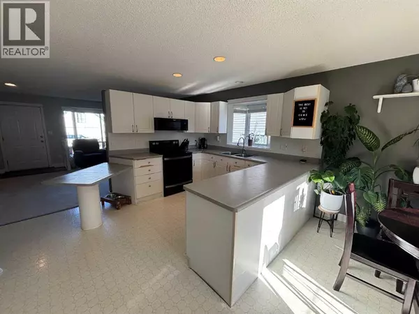 Peace River, AB T8S1M8,10413 83 Street