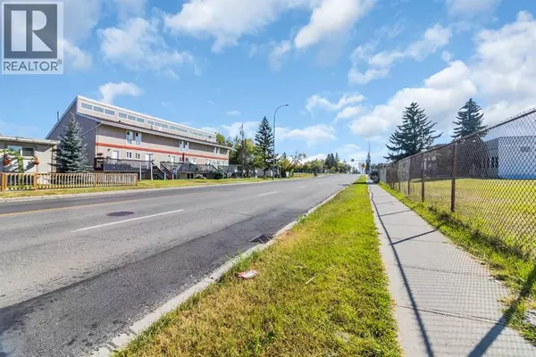 Calgary, AB T2E2Y3,11, 3726 Centre Street NE