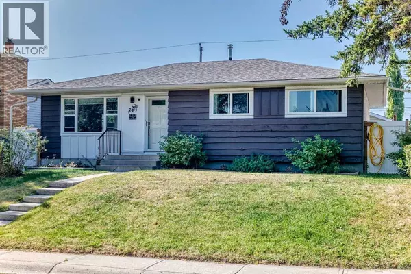 Calgary, AB t2e6c6,727 macleay Road NE