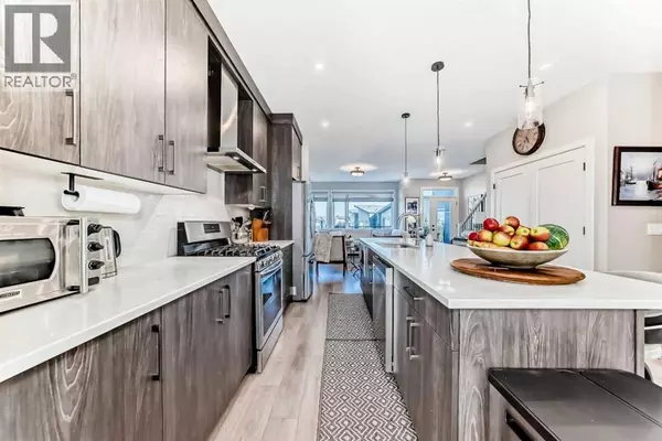 Calgary, AB T3G0G8,17 Royal Elm Green NW