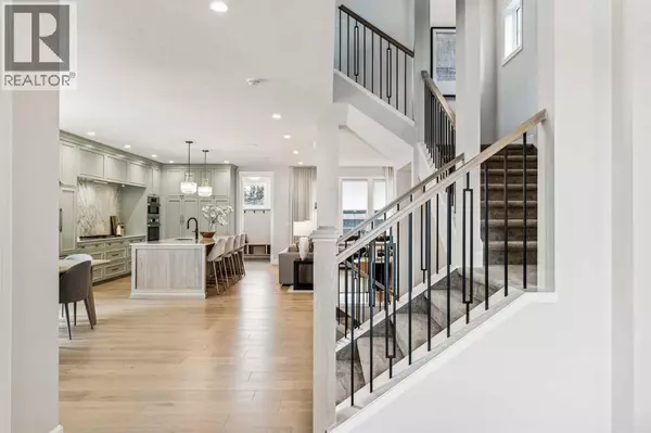 Calgary, AB T3E8H4,211 Calais Drive SW