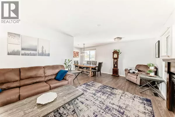 Calgary, AB T2A6N9,8 Abadan Crescent NE