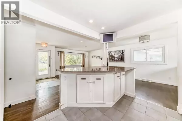 Calgary, AB T2L1P8,4139 Bowlen Street NW