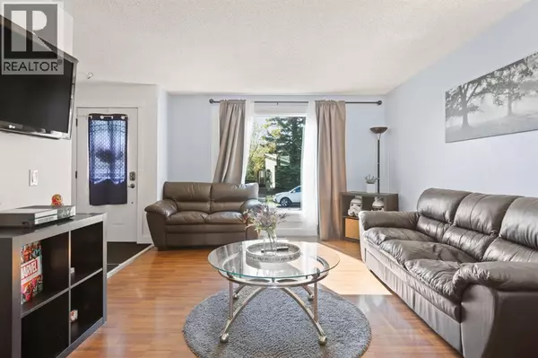 Calgary, AB T2A2V4,7 Erin Park Bay SE