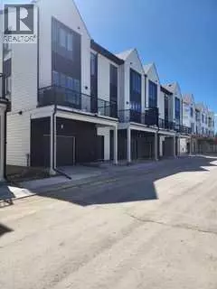 142 SOVEREIGN Common SW, Calgary, AB T3C3Y3