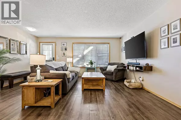 Calgary, AB T2Y5J5,104, 15 Everridge Square SW