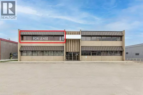 Top Floor WEST SIDE, 5720 44 Street, Lloydminster, AB T9V0B6