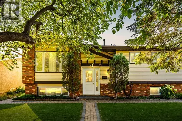 23 Whitlock Close NE, Calgary, AB T1Y4X2