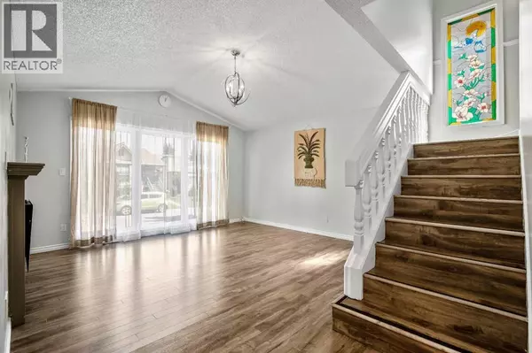 Calgary, AB T2W4L7,29 Woodglen Crescent SW