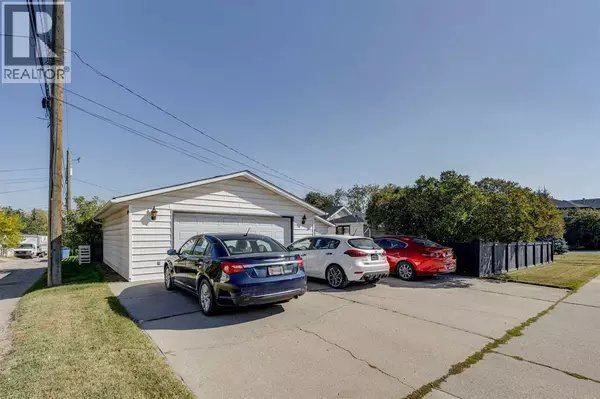 Calgary, AB T2M0Z3,840 19 Avenue NW