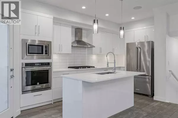 2, 136 22 Avenue NE, Calgary, AB T2E1T3