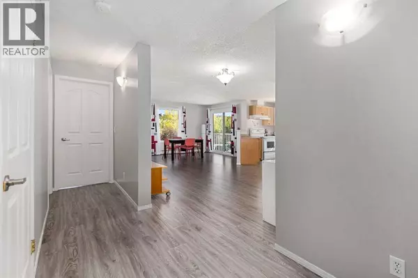 Airdrie, AB T4B2W4,1214, 604 8 Street SW