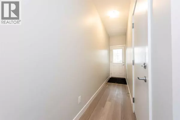 Calgary, AB T3R2A2,1027 Sage Hill Grove NW