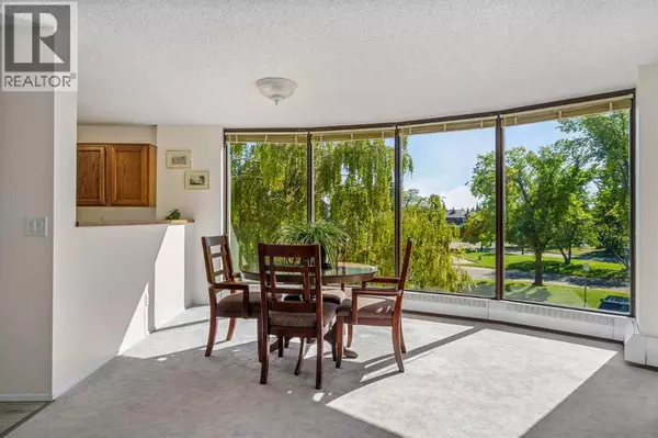 Calgary, AB T3H1E6,221, 20 Coachway Road SW