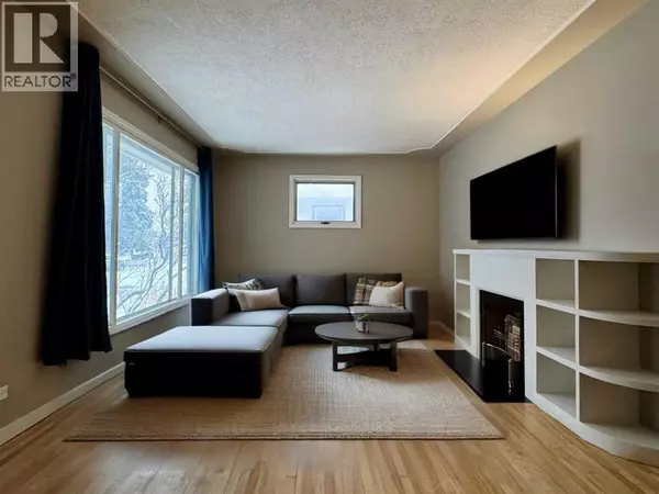 Lethbridge, AB T1J3M9,537 23 Street S